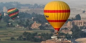 تعليق رحلات البالون الطائر بالأقصر لسوء الأحوال الجوية
