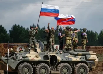 روسيا تعلن السيطرة على بلدة في خاركوف وتكثف ضرباتها