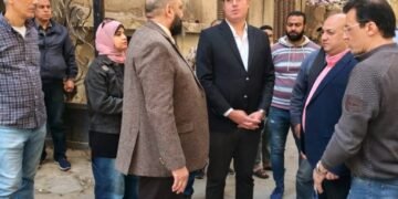 نائب محافظ القاهرة يشرف على قطع المرافق لمخالفات البناء بحي عابدين