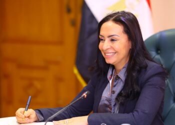 وزيرة التضامن تمنح أسرة ندى “فتاة العباسية” شقة مجهزة بالكامل