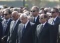 السيسي يتقدم جنازة والد رئيس الوزراء بمسجد المشير