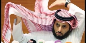 مدير تاكسي لندن: نحتاج شخصية بتأثير تركي آل الشيخ