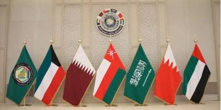 قادة الخليج يصلون جدة للمشاركة في القمة التشاورية