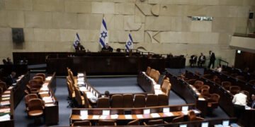 زلزال إداري قبل انتخابات الكنيست.. استقالة مديرة لجنة الانتخابات المركزية