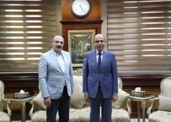 حل أزمة الحيز العمراني بمطاي.. أبرز توصيات اجتماع محافظ المنيا وعضو الشيوخ