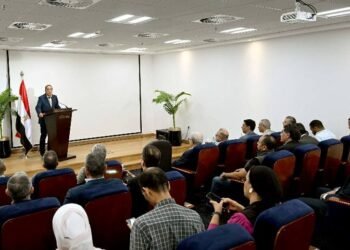 مدبولي: الصناعة قاطرة النمو ومصر تراهن على القطاع الخاص