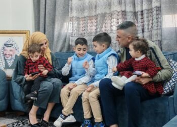 من غلاف مجلة إلى وثيقة تاريخية.. كيف أحرجت لقطة “الزيتون” دولة الاحتلال؟