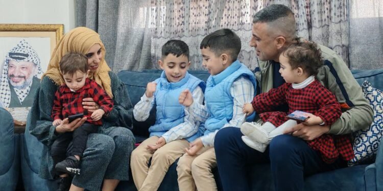 من غلاف مجلة إلى وثيقة تاريخية.. كيف أحرجت لقطة “الزيتون” دولة الاحتلال؟