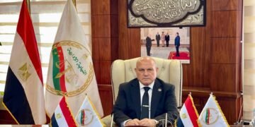 رئيس هيئة النيابة الإدارية ينعى والد رئيس الوزراء