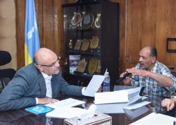 أبواب مفتوحة.. محافظ الإسكندرية يحسم مطالب المواطنين من قلب العجمي