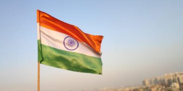 “الجارديان”: مزارعو الهند وسريلانكا يخشون أزمة أسمدة بسبب حرب إيران