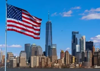 السفارة الأمريكية تدعو رعاياها لمغادرة العراق فورًا