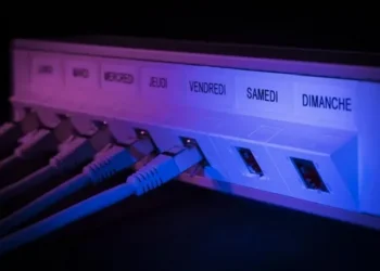 انقطاع الاتصالات في حلايب وأبو رماد بالبحر الأحمر بسبب قطع الكابل الرئيسي