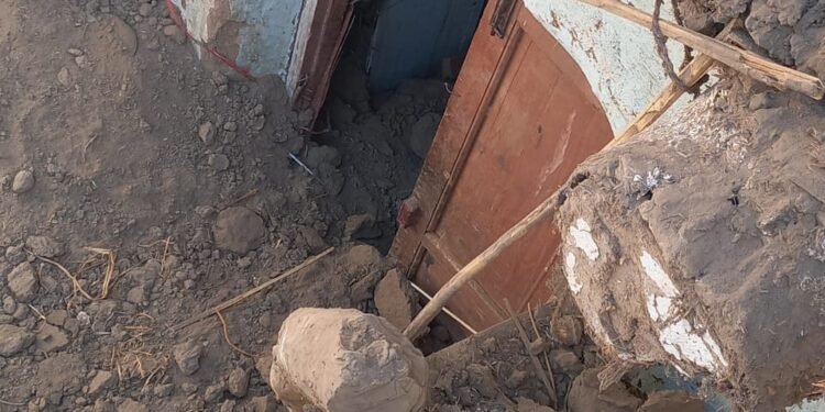 مصرع سيدتين في انهيار  منزل طيني بسوهاج