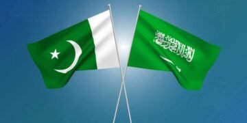 وزير الخارجية الباكستاني يبحث مع السفير السعودي تطورات الوضع بالمنطقة