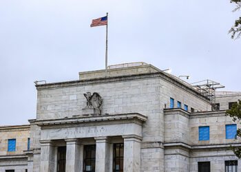 الفيدرالي الأمريكي يثبت أسعار الفائدة في الاجتماع الأخير لباول