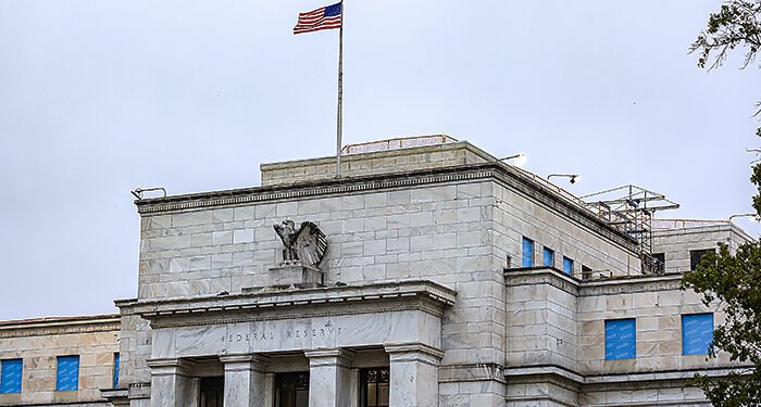 الفيدرالي الأمريكي يثبت أسعار الفائدة في الاجتماع الأخير لباول