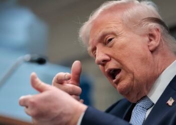 ترامب: يمكنني القضاء على إيران في يوم واحد والناتو سيساعدنا بهرمز