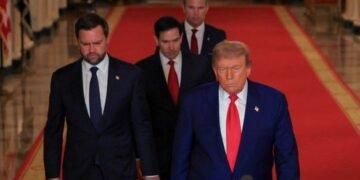 مفاوضات واشنطن وطهران في مهب الريح.. وفانس يعود للبيت الأبيض