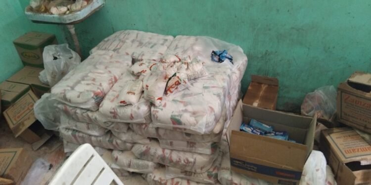 الغربية تضبط آلاف السلع الغذائية منتهية الصلاحية