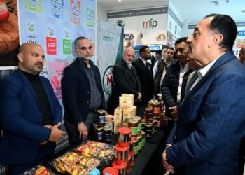 رئيس الوزراء يتفقد المنطقة الاستثمارية ببنها ويبحث دعم الصناعة الوطنية