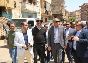 محافظ كفر الشيخ يقود حملة لإزالة الإشغالات ونقل الباعة لسوق ميت علوان