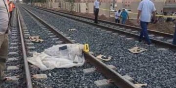مصرع شابين دهسًا أسفل قطار أثناء عبور السكة الحديد بأسوان