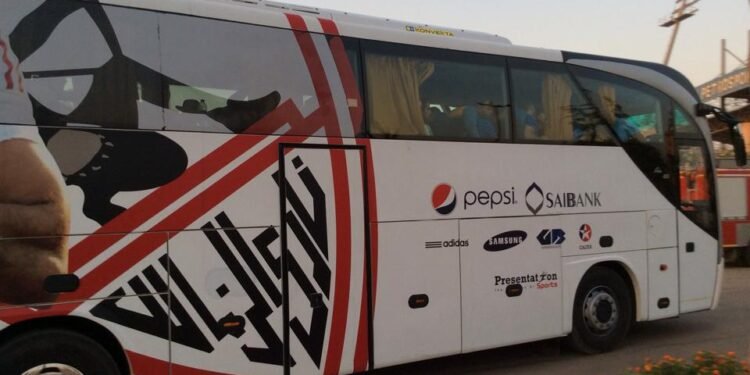 وصول حافلة الزمالك لاستاد القاهرة لمواجهة شباب بلوزداد