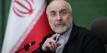 رئيس برلمان إيران: خرق هدنة لبنان وتخصيب اليورانيوم يهددان مفاوضات الجمعة