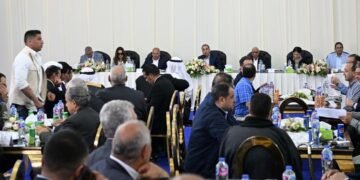 مدبولي يلتقي مشايخ سيناء: التنمية على رأس أولويات الدولة المصرية