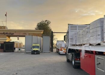 الهلال الأحمر المصري يطلق القافلة 173 إلى قطاع غزة