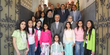 محافظ بني سويف يزور دار أيتام «صديقات الكتاب المقدس» ويشارك الأطفال فرحة عيد القيامة