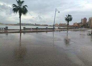 أمطار متفاوتة الشدة تضرب مطروح والأرصاد تحذر من اضطراب الملاحة البحرية