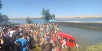 مأساة عبارة المراغة.. سقوط سيارة في النيل وانتشال جثمان سيدة بسوهاج