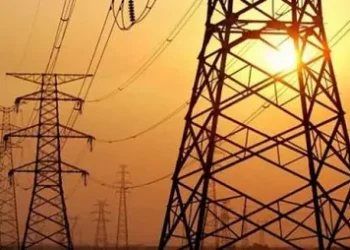 الكهرباء توقع عقدًا بـ530 مليون جنيه لتدعيم الشبكة القومية بالبدرشين