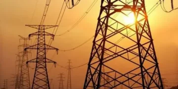 الكهرباء توقع عقدًا بـ530 مليون جنيه لتدعيم الشبكة القومية بالبدرشين