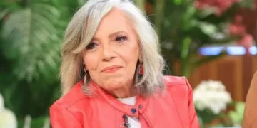 تهشم سيارة نجل عارفة عبد الرسول في انهيار شرفة بالإسكندرية