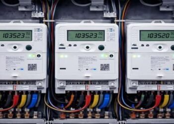 الكهرباء: فصل الشواحن يوفر 10% واللمبات الموفرة 80% من الاستهلاك