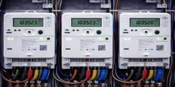 الكهرباء: فصل الشواحن يوفر 10% واللمبات الموفرة 80% من الاستهلاك