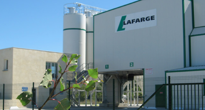 حكم تاريخي بباريس يدين لافارج للأسمنت بتمويل جماعات إرهابية