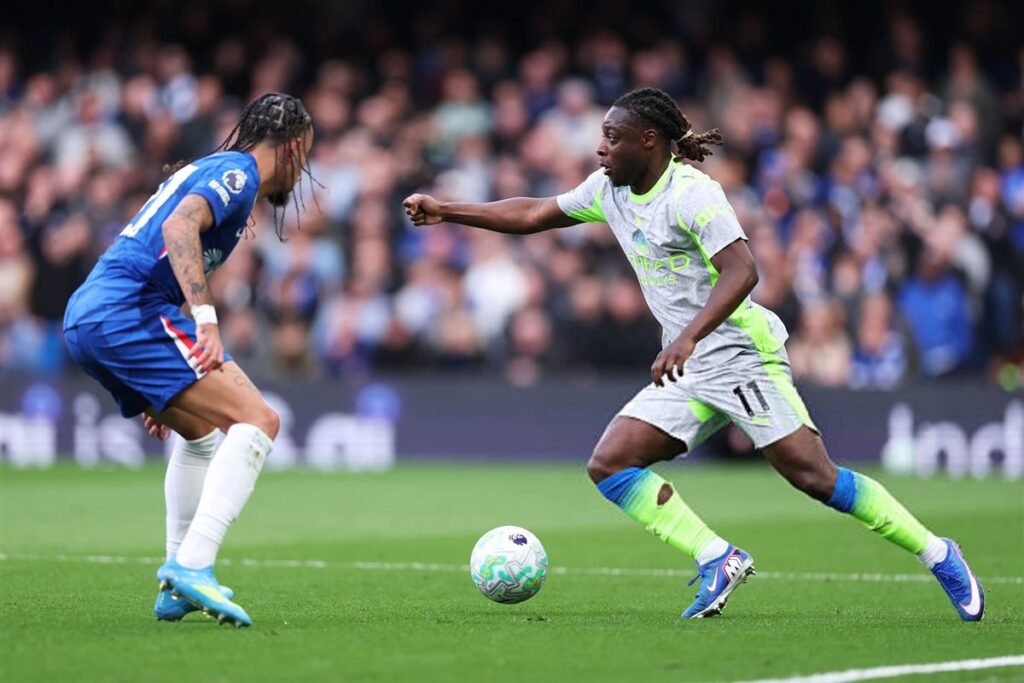 سيتي يضرب تشيلسي بثلاثية نظيفة ومرموش يكتفي بمقاعد البدلاء