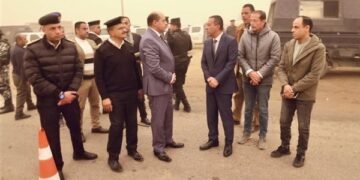 محافظ المنوفية يتفقد مصابي حادث السادات ومصرع 8 عمال