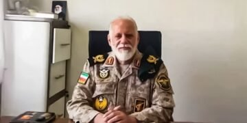 مقتل قيادي بالحرس الثوري وإصابة كمال خرازي في قصف بطهران