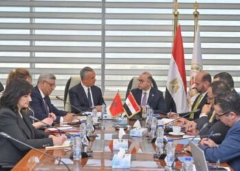 مصر والمغرب تبحثان التكامل في صناعة السيارات وتعزيز التواجد بالأسواق الأفريقية