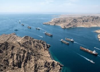 طهران: الولايات المتحدة تعجز عن حصار هرمز وسنرد عسكرياً بقوة