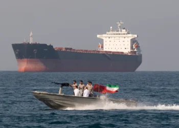 ترامب: إيران طلبت وقف إطلاق النار وواشنطن تربط الرد بفتح هرمز