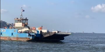 شهامة بورسعيدي.. شاب ينقذ فتاة ألقت بنفسها من معدية الركاب