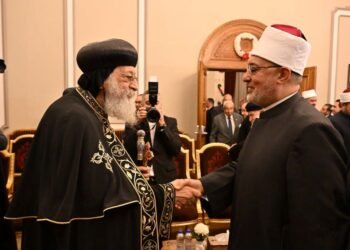 مفتي الجمهورية يهنئ البابا تواضروس بعيد القيامة ويؤكد: “نحن وطن واحد”