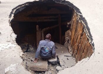 هبوط أرضي مفاجئ بشارع حسنين دسوقي في حدائق المعادي