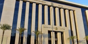 وزارة العمل تنجح في تقنين أوضاع العمالة المصرية بدولة لبنان